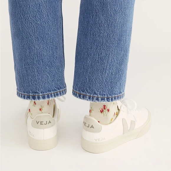 Veja Campo Sneakers in White/Natural - Picture 2 of 12
